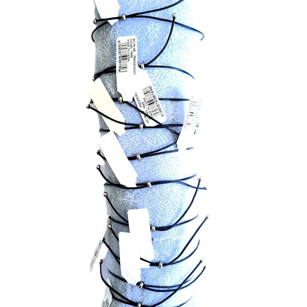 Assortiment de bracelets mots et symbôles