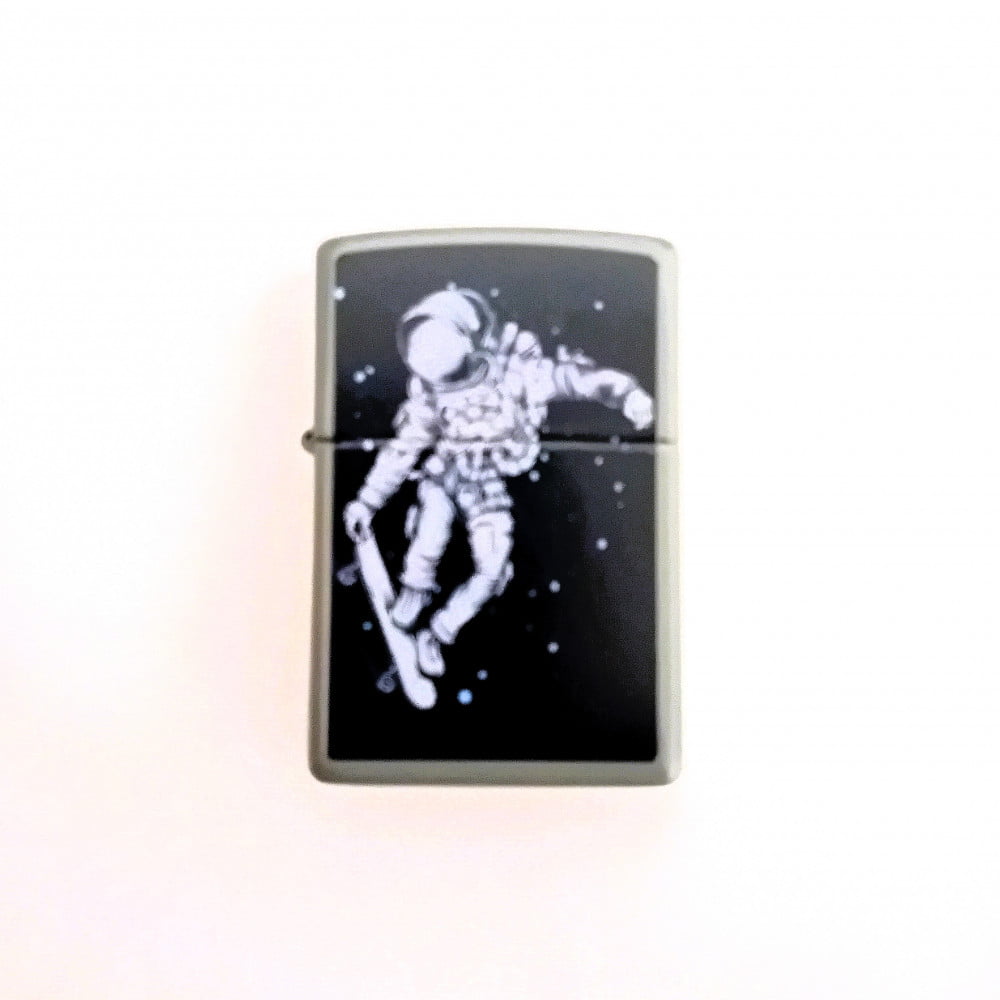 Briquet Zippo Skateboarding Astronaut Design 