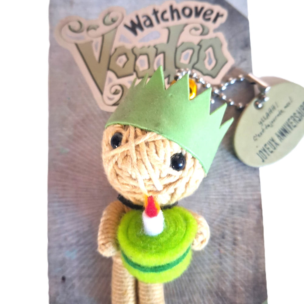 Poupée Voodoo Joyeux Anniversaire – Fétiche humoristique à accrocher